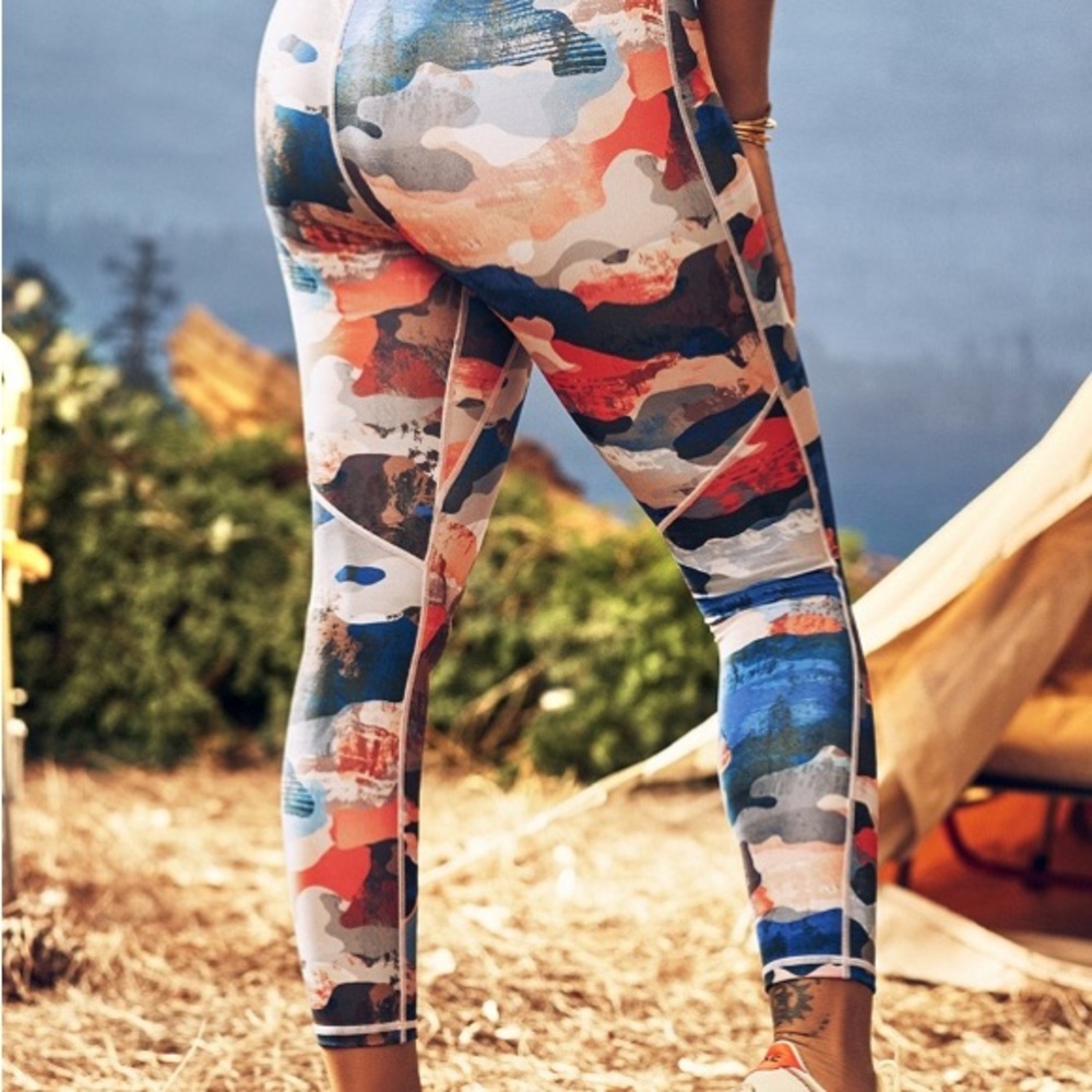 Fabletics - Picture 2 of 3